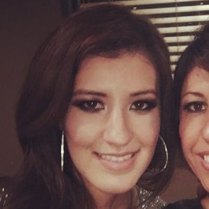 Meet your posher, Farida ❤️